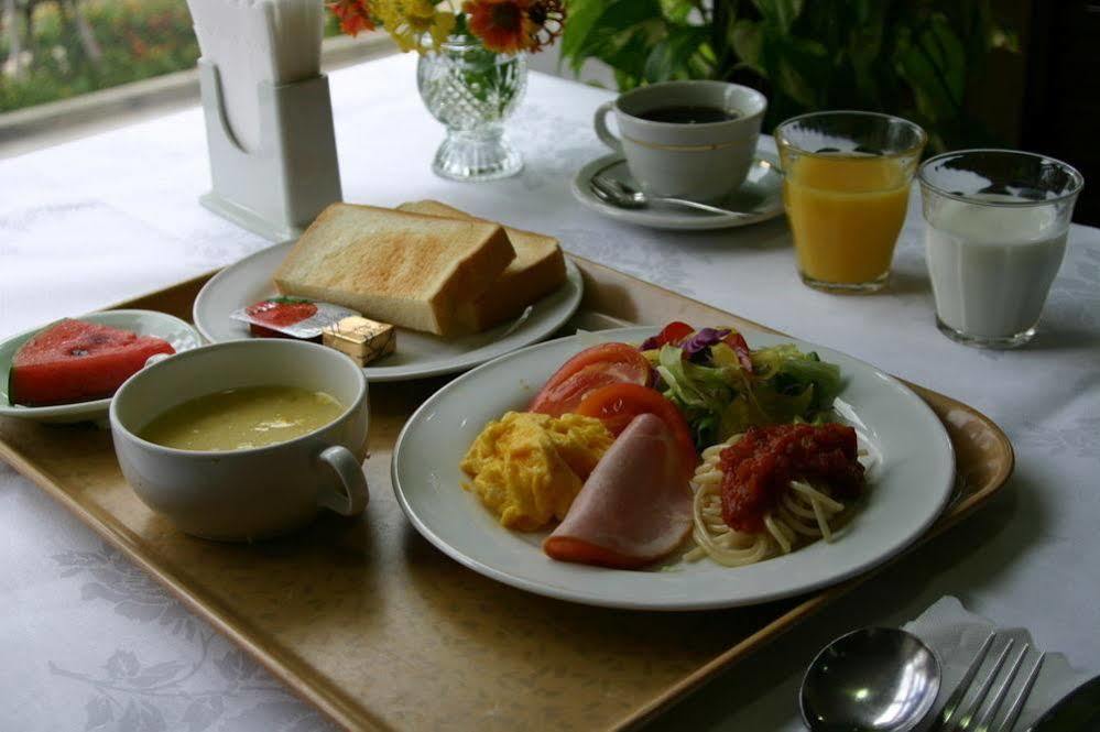 Hotel Maruki Naha Bagian luar foto